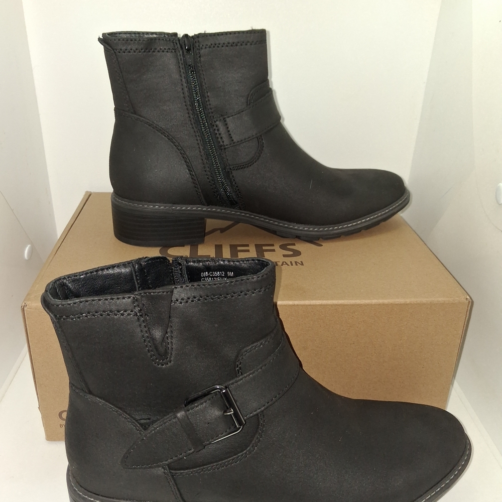 Cliffs by WHITE MOUNTAIN Black Buckle Ankle Boots